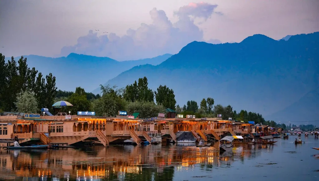 kashmir Houseboats